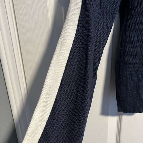 Tommy Hilfiger Navy sweater with white and minor red details. Size L. - Picture 3 of 9